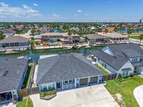 702 S Bay St, Aransas Pass, TX 78336