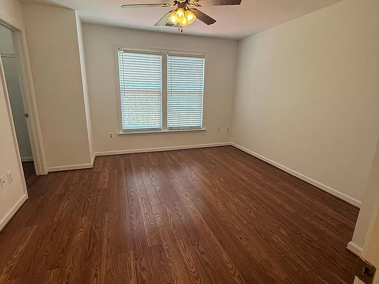 1554 Beverly Ct — Photo 20