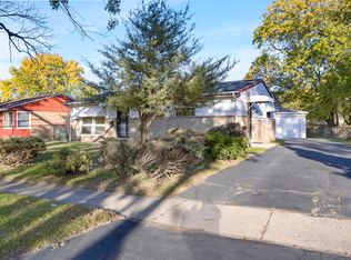 16501 Oxford Dr S, Markham, IL 60428