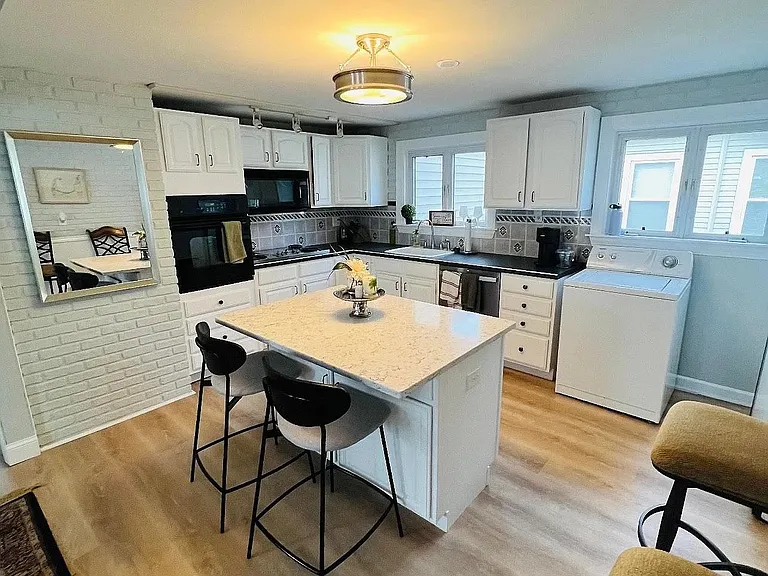 39 Beacon St #2 — Photo 5