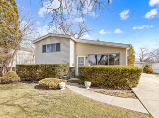 227 Donald Ter, Glenview, IL 60025