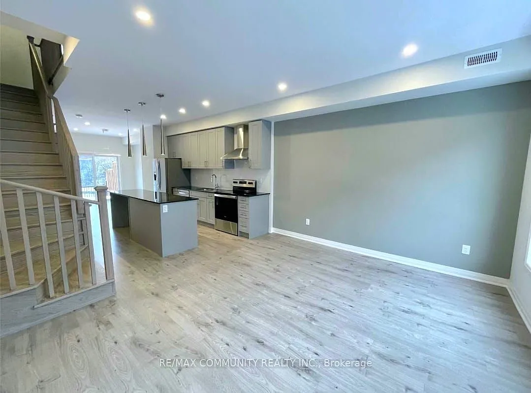 4 bed, $2,880 — Photo 3