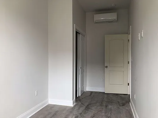 Rented by TheLocals LLC | media 26