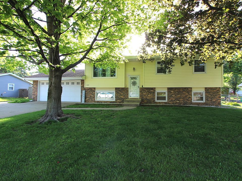 1st image of 104 S Parkside Rd