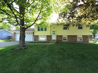 104 S Parkside Rd, Normal, IL 61761
