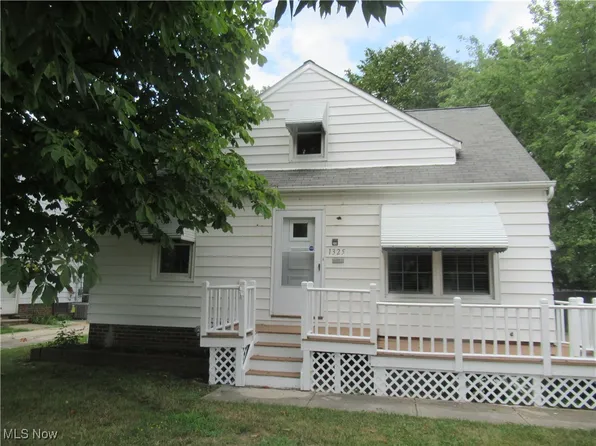 1325 Craneing Rd, Wickliffe, OH 44092