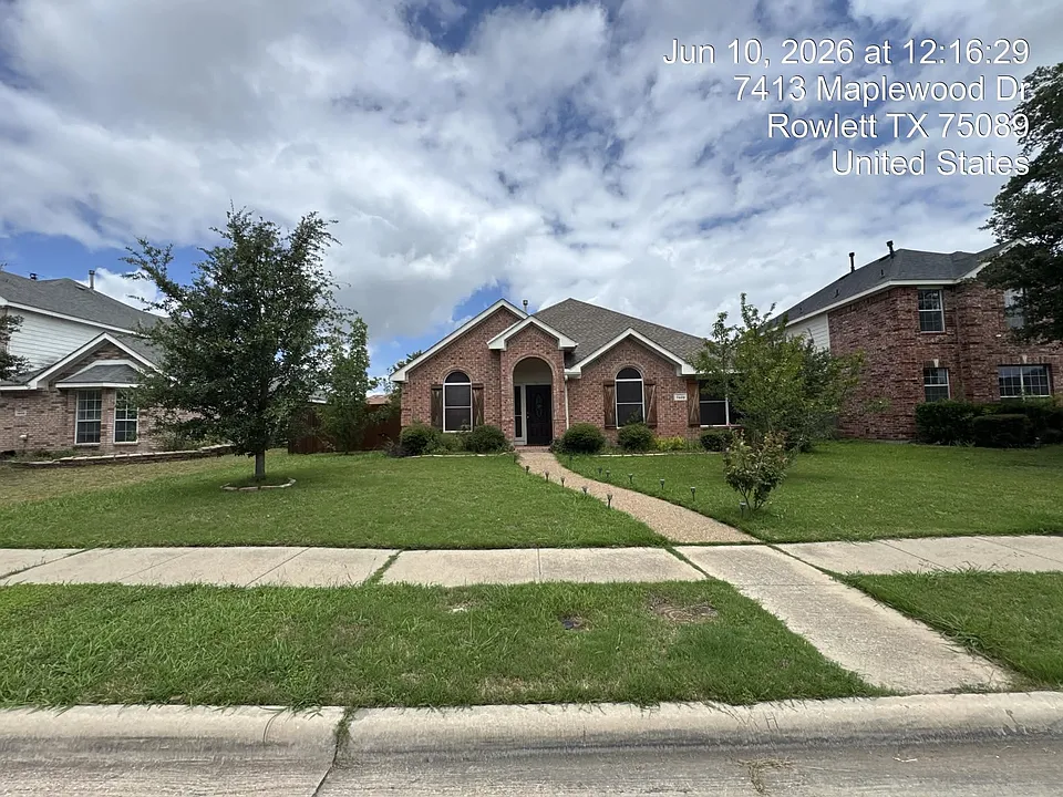 7409 Maplewood Dr