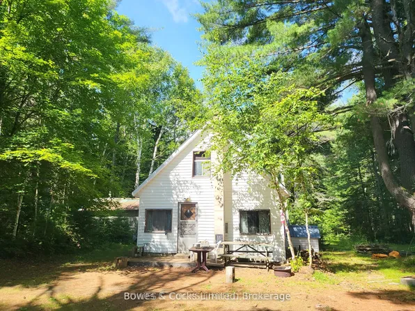24 Robinson Rd, Hastings Highlands, ON K0L 2S0