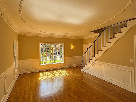 5th image of 227 S Poinsettia Pl APT 101