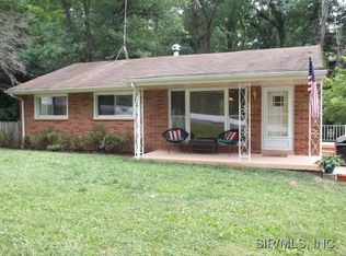 29 Windsor Dr, Belleville, IL 62223