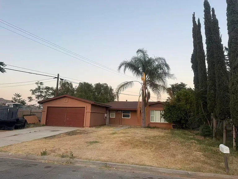 3962 Rosal Rd — Photo 2