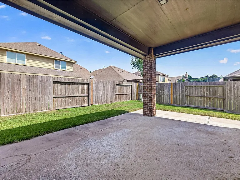 24302 Bella Florence Dr — Photo 45