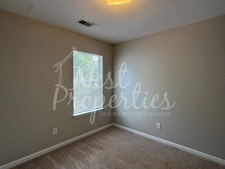 427 Kingston Trace Rd — Photo 5
