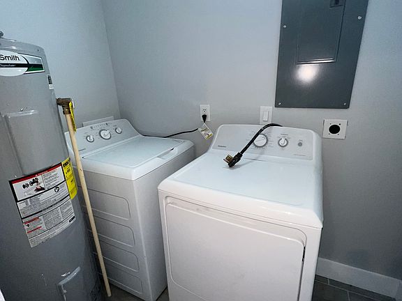4th image of 1022 Citrus Ave