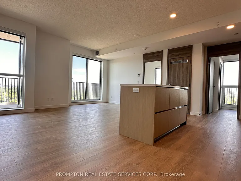 18 Esther Shiner Blvd #3303 — Photo 7