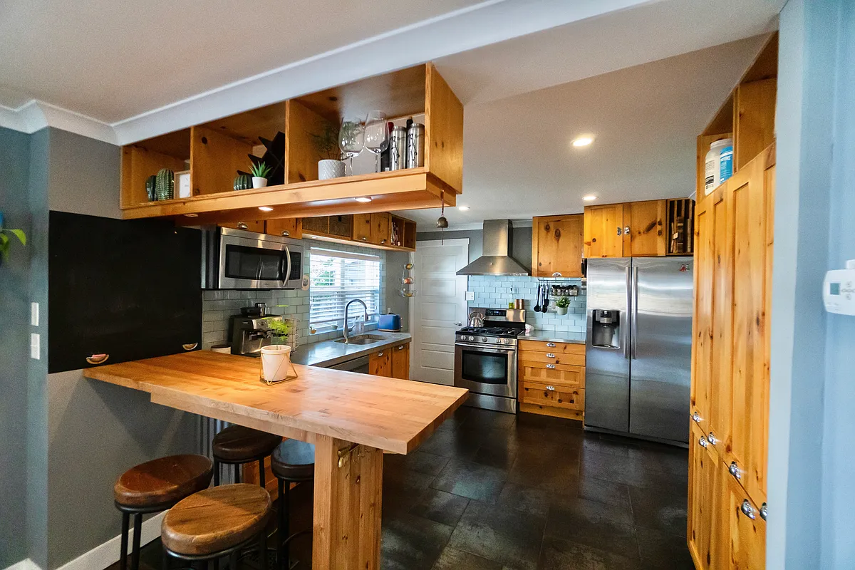 Kitchen - 128 E Harvard Ave