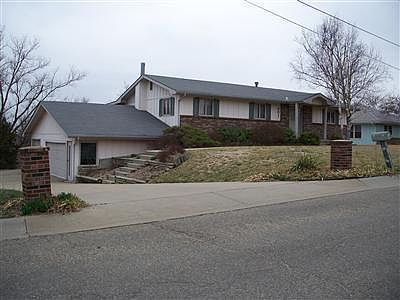 3rd image of 801 Rockledge Dr