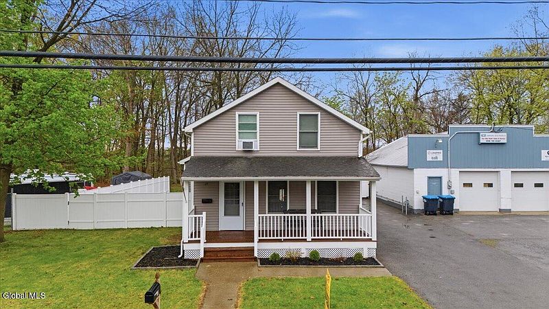 2nd image of 17 Feeder Street