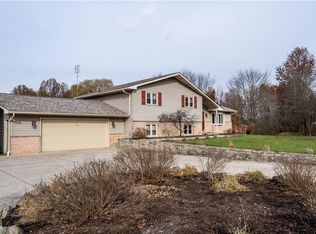 890 Bristol Champion Townline Rd NW, Bristolville, OH 44402