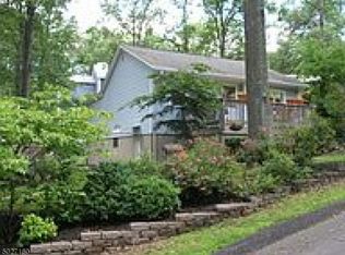 341 Windsor Ave, Hopatcong, NJ 07843