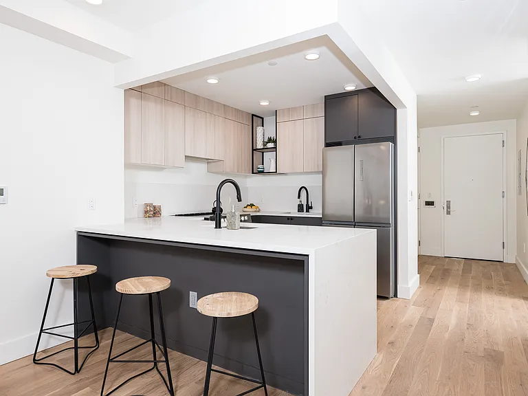 1544 Ocean Pkwy #6F — Photo 3