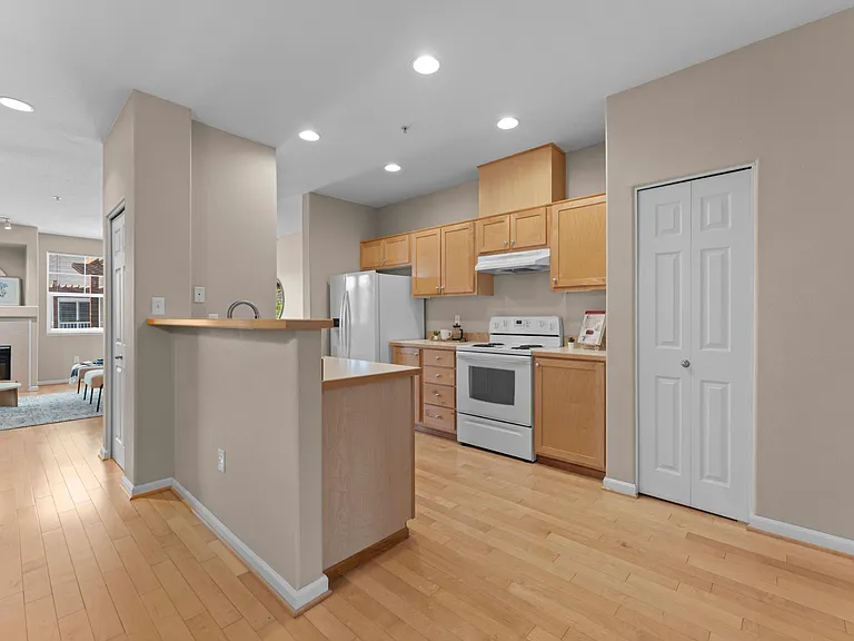 15210 SW Sparrow Loop #105 — Photo 10