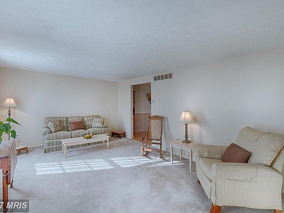 4th image of 207 Regent Dr