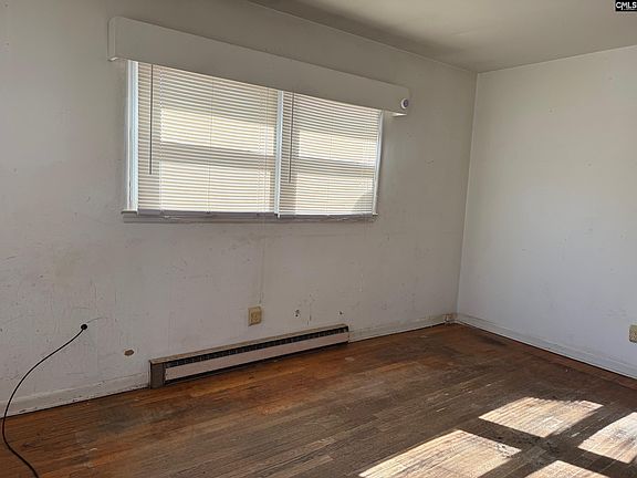 3rd image of 427 Clinton Ave