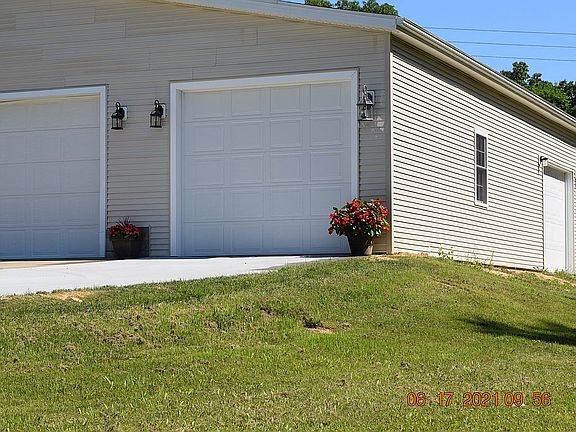 3rd image of 275 Blue Sky Dr