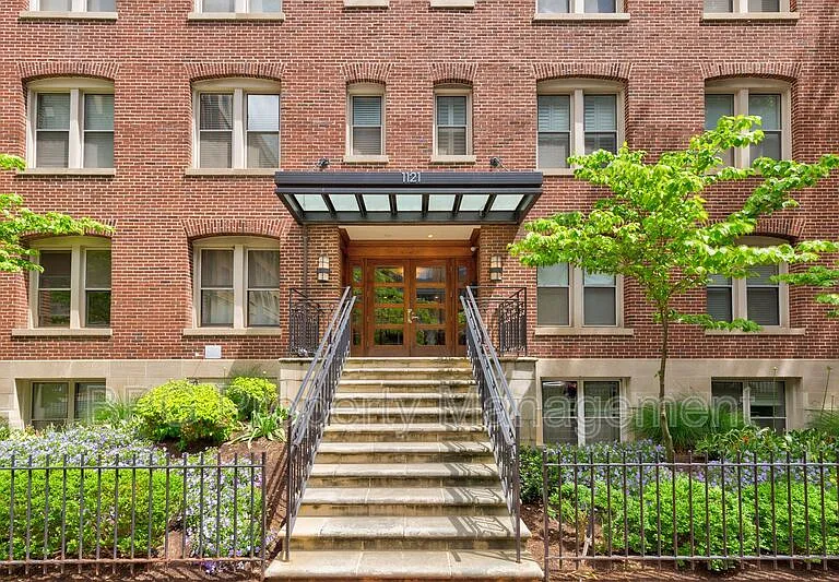 1121 24th St NW #204 — Photo 1