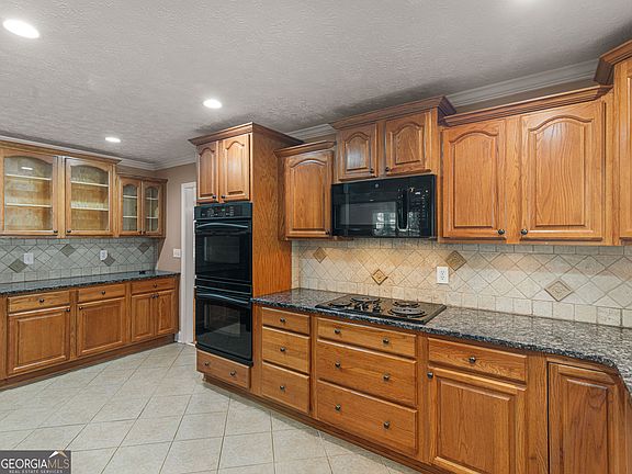 3rd image of 720 Kirkland Rd