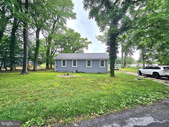 3rd image of 18800 McKays Beach Rd