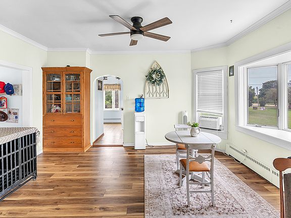 5th image of 209 E Main St