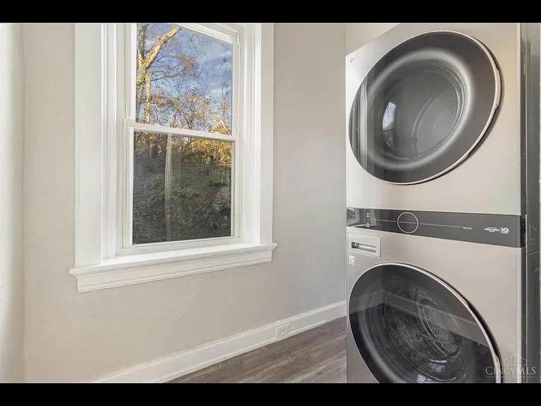 852 Windham Ave #1 — Photo 9