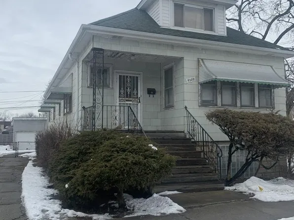 9520 S California Ave, Evergreen Park, IL 60805