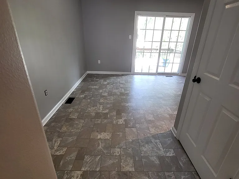 114 Vince Dr — Photo 10
