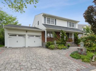 778 Daniel St, Valley Stream, NY 11581