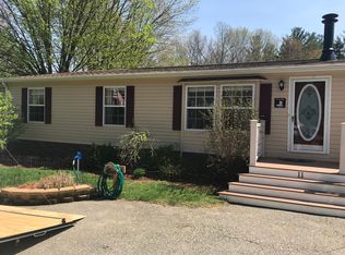 11 Rowell Rd, East Kingston, NH 03827