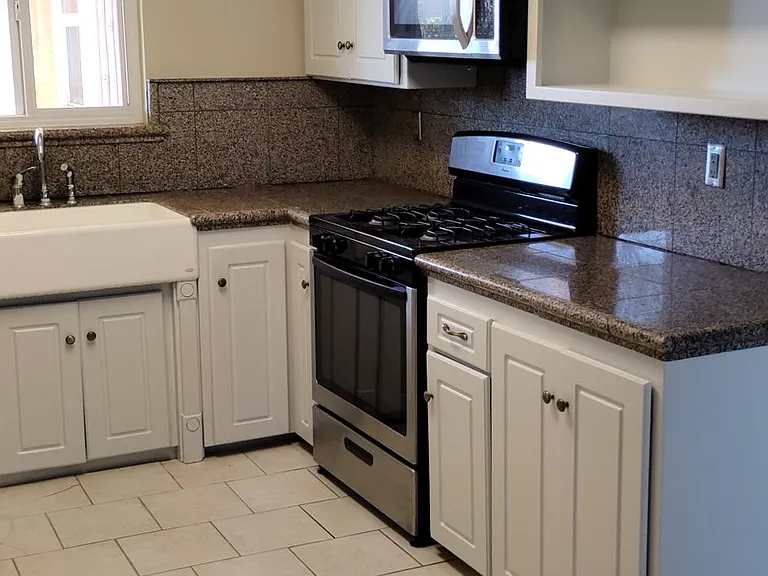 8622 Somerset Ave — Photo 10