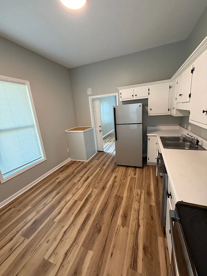 Remodeled! Walkable! 2 bedroom/1 bath — Photo 4