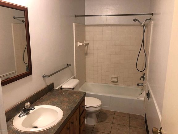 4th image of 151 Grand Manor Dr