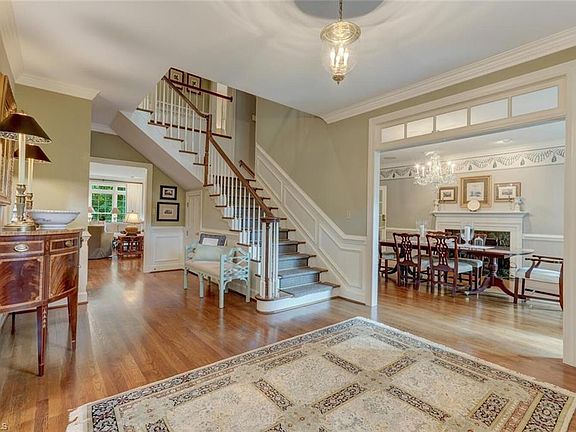 3rd image of 1701 S Park Dr