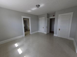 326 N 15th St #3, Allentown, PA 18102