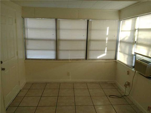 4th image of 729 NW 19th Ave