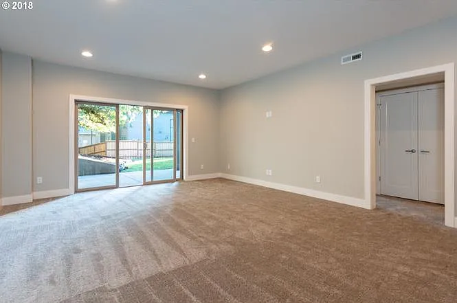 9590 SW Taylor St — Photo 27