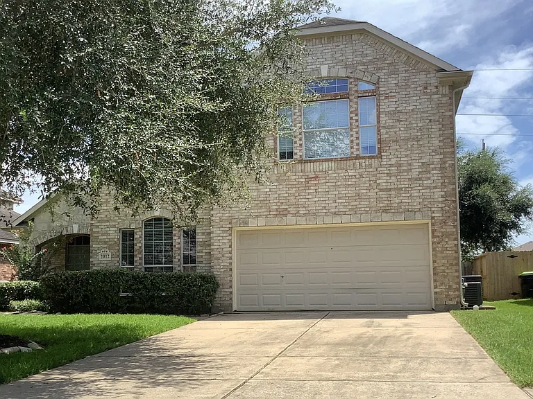 2012 Haven Springs Ln — Photo 1