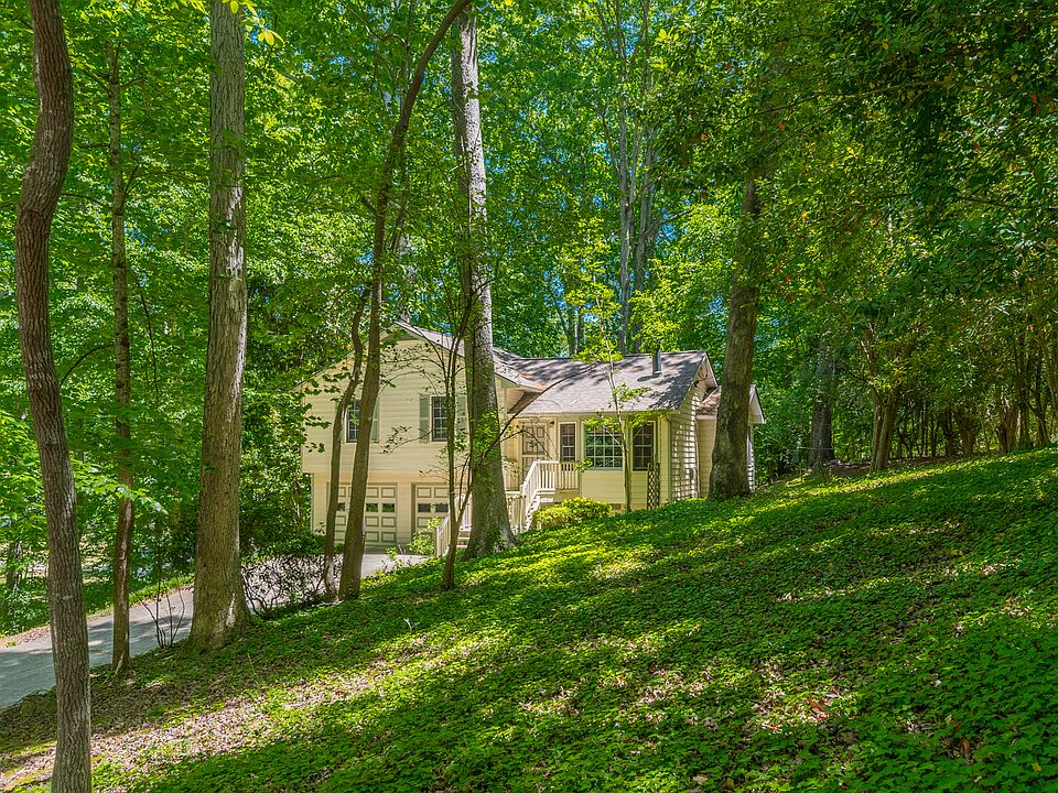 1st image of 424 Ashwood Dr