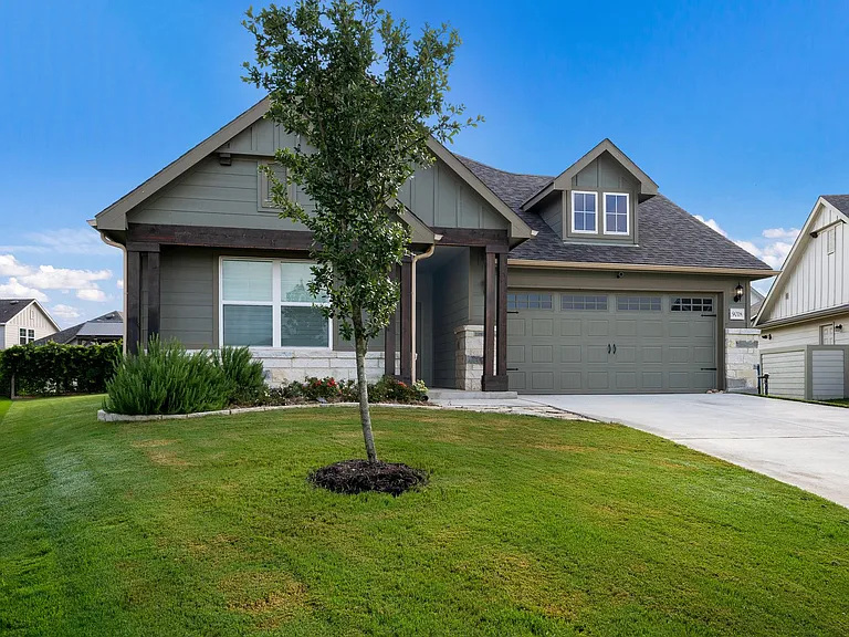 9018 Canopy Bnd — Photo 2
