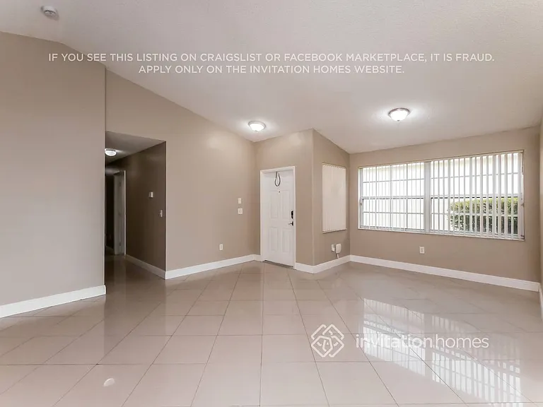 1544 NW 158th Ave — Photo 4