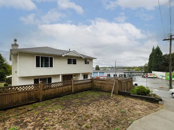 8724 Gilley Ave, Burnaby, BC V5J 4Y5